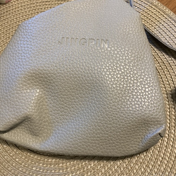 Jingpin Taupe Faux Leather Tote Bag with pouches NWOT - Picture 3 of 4